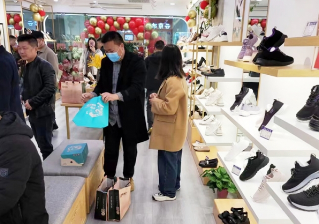 實體鞋店的鞋子利潤多大才賺錢？