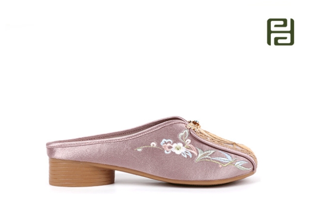 福連升春季新款中國(guó)風(fēng)女鞋繡花拖鞋