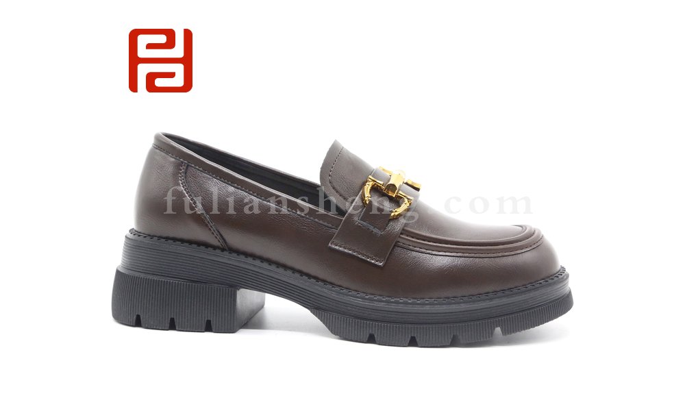 春季新款英倫金屬環(huán)扣復(fù)古樂(lè)福鞋中跟厚底女鞋